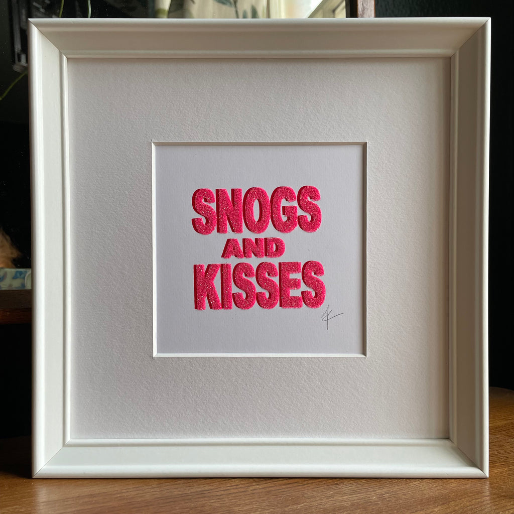 SNOGS & KISSES | Pink